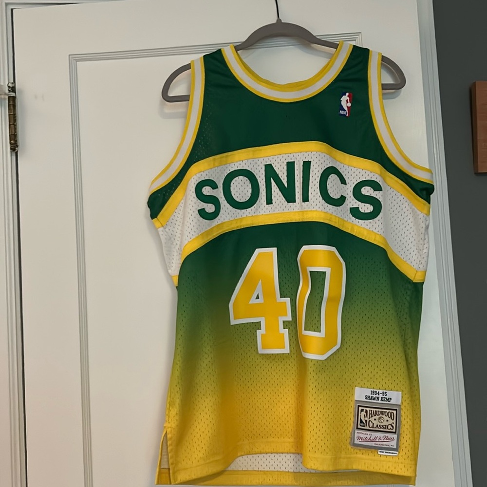 Mitchell and Ness Shawn Kemp Seattle Sonics jersey Men’s Large